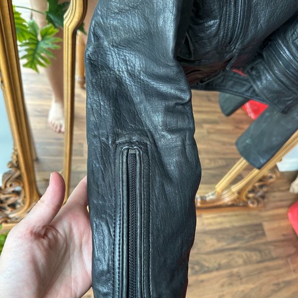 Cropped Motorcycle Black Leather Jacket - Picture 6 of 16